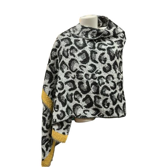 Collection Eighteen Women's B/W & Yellow Animal Print Pashmina Sweater Wrap OS - Picture 1 of 6